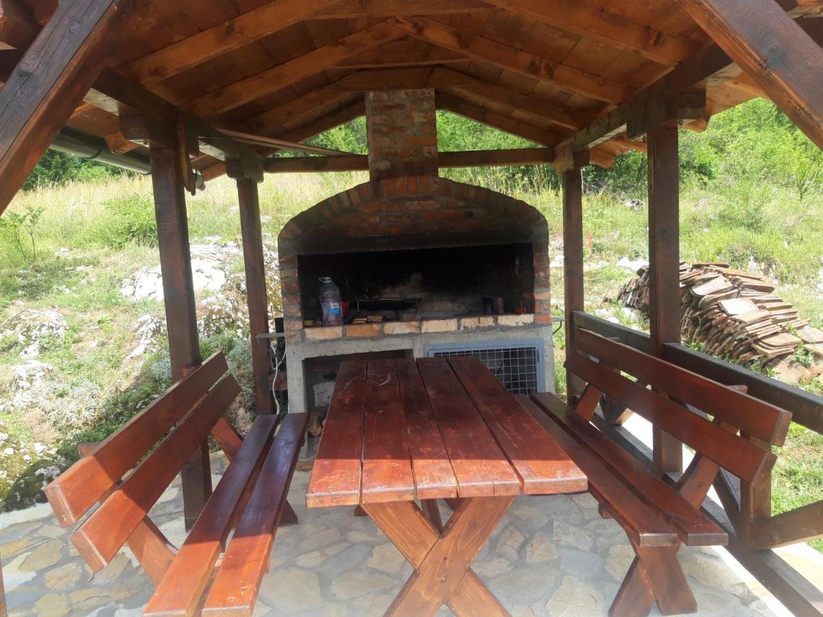 Planinska Kuca Dusan Mitrovac Ngoại thất bức ảnh