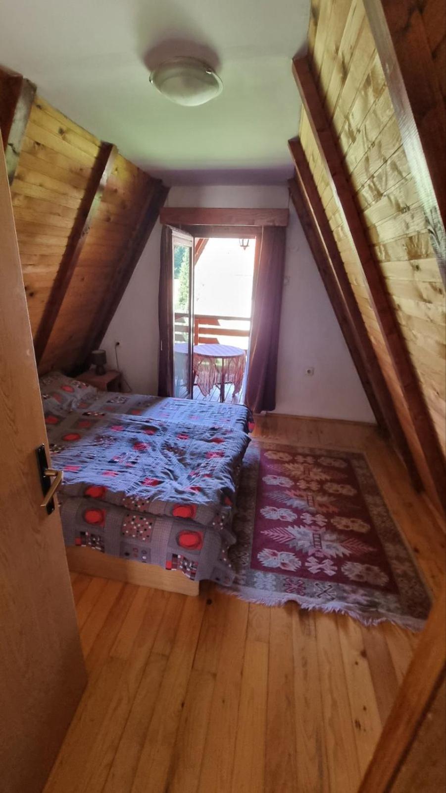 Planinska Kuca Dusan Mitrovac Ngoại thất bức ảnh